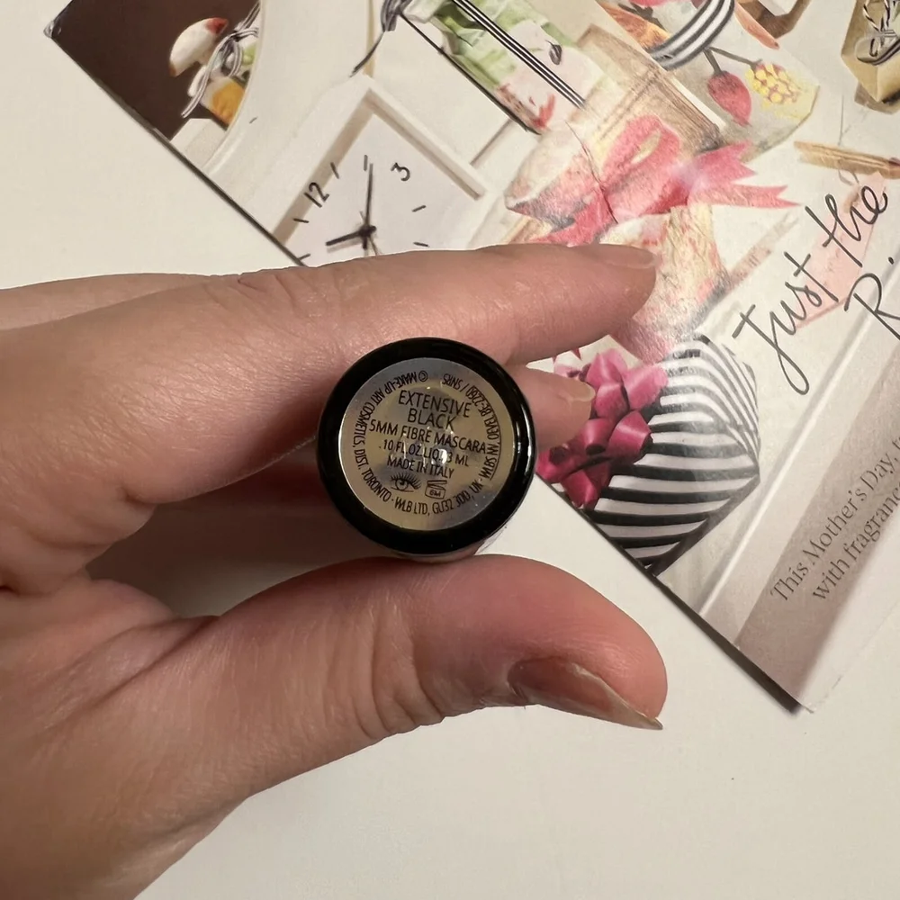 MAC MAGIC EXTENSION Mascara In EXTENSIVE BLACK Travel Size 0.1 Oz /3 ml NWOB